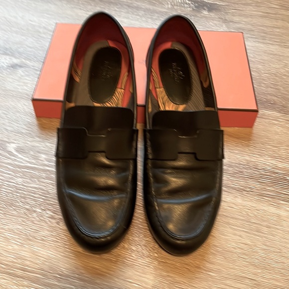 Hermes Ladies Kennedy Loafer - Picture 4 of 10